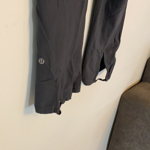 Lululemon capris - Picture 4 of 5